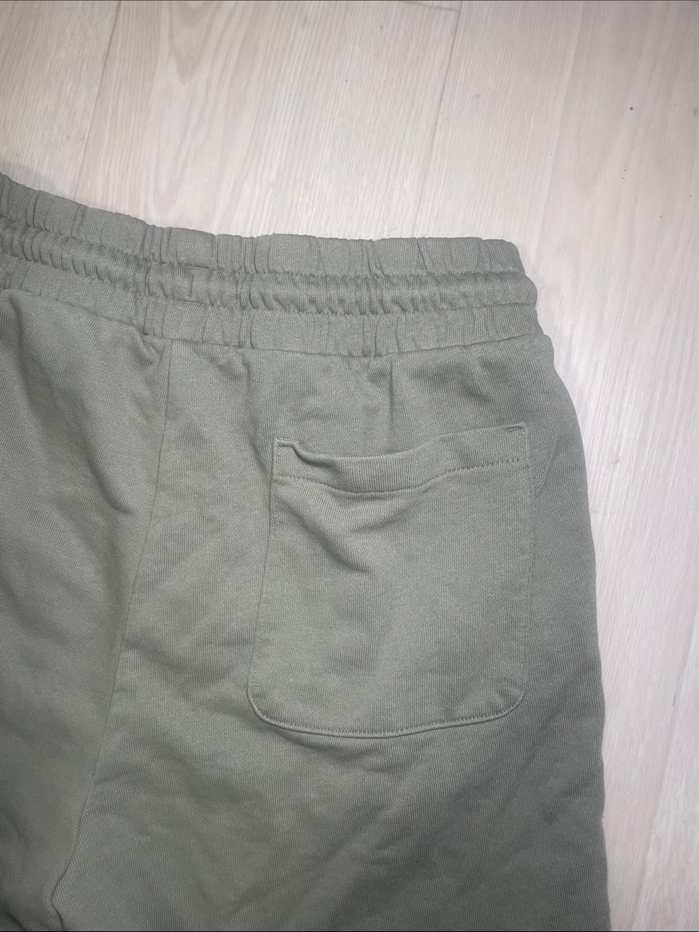 H&M Olive Green Athletic Shorts with White Drawstring - Picture 4 of 6